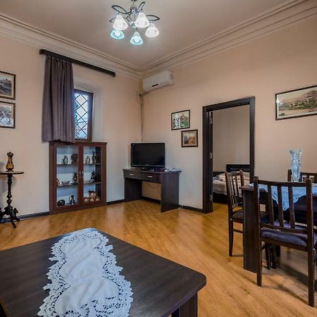 טביליסי Apartments Near Metekhi Cathedral מראה חיצוני תמונה