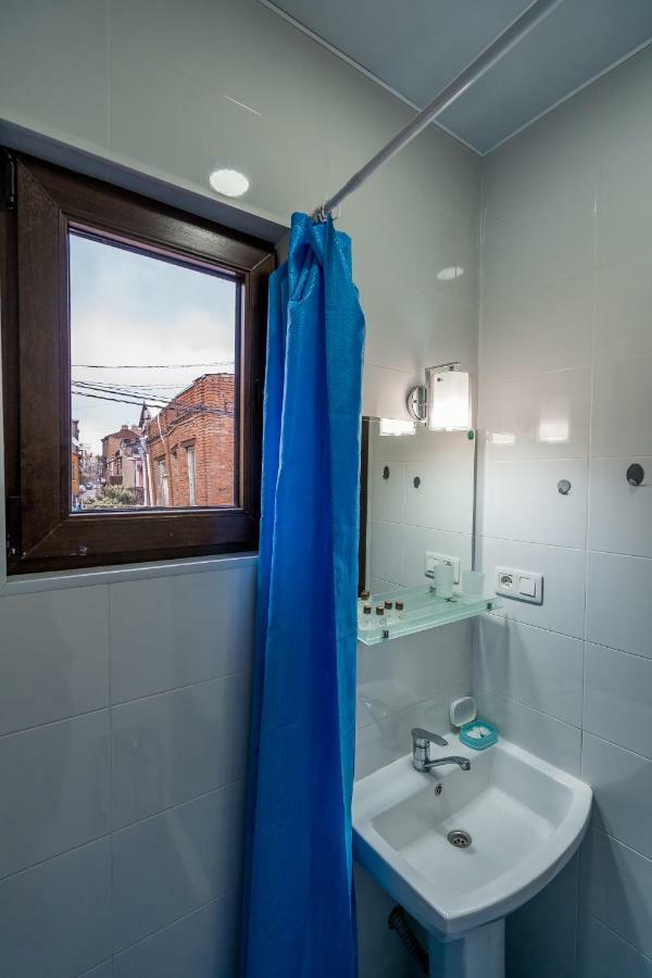 טביליסי Apartments Near Metekhi Cathedral מראה חיצוני תמונה