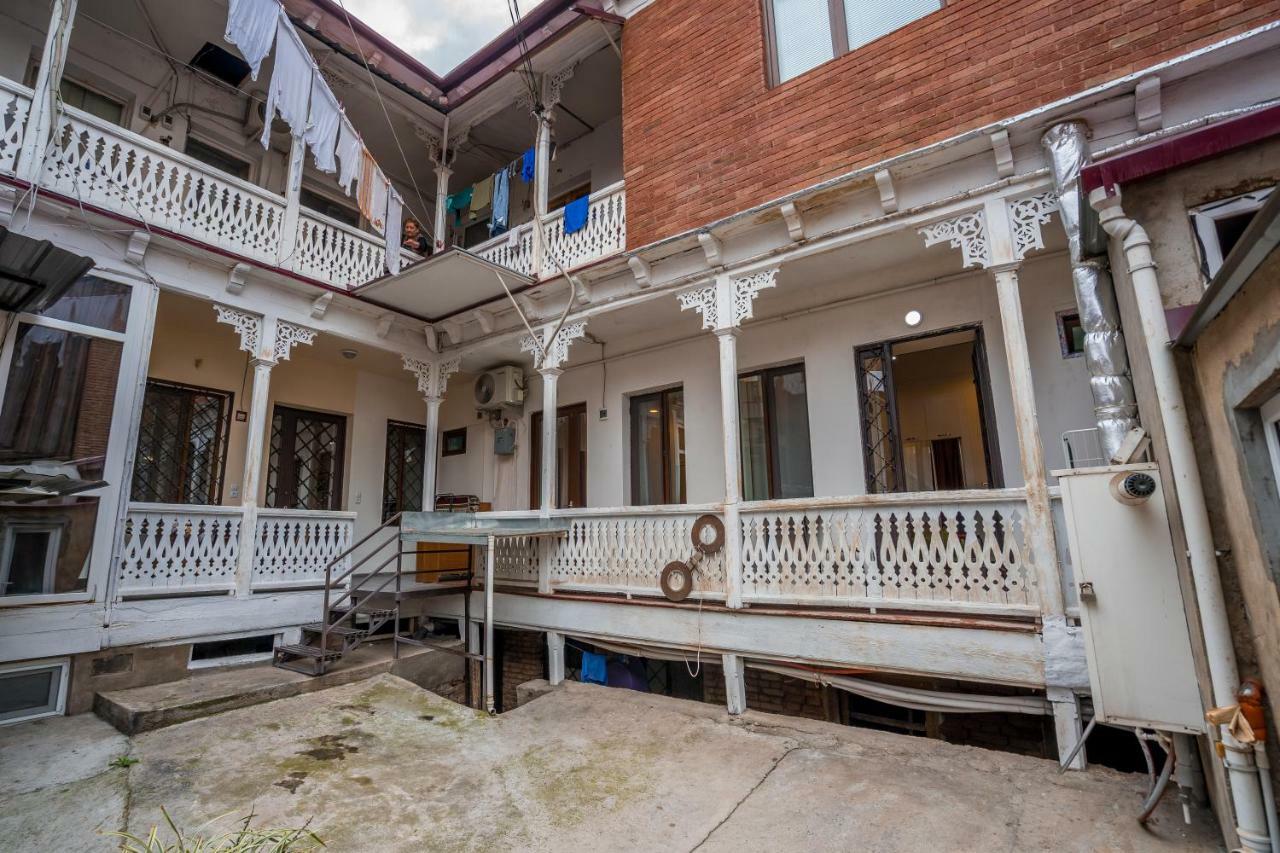 טביליסי Apartments Near Metekhi Cathedral מראה חיצוני תמונה