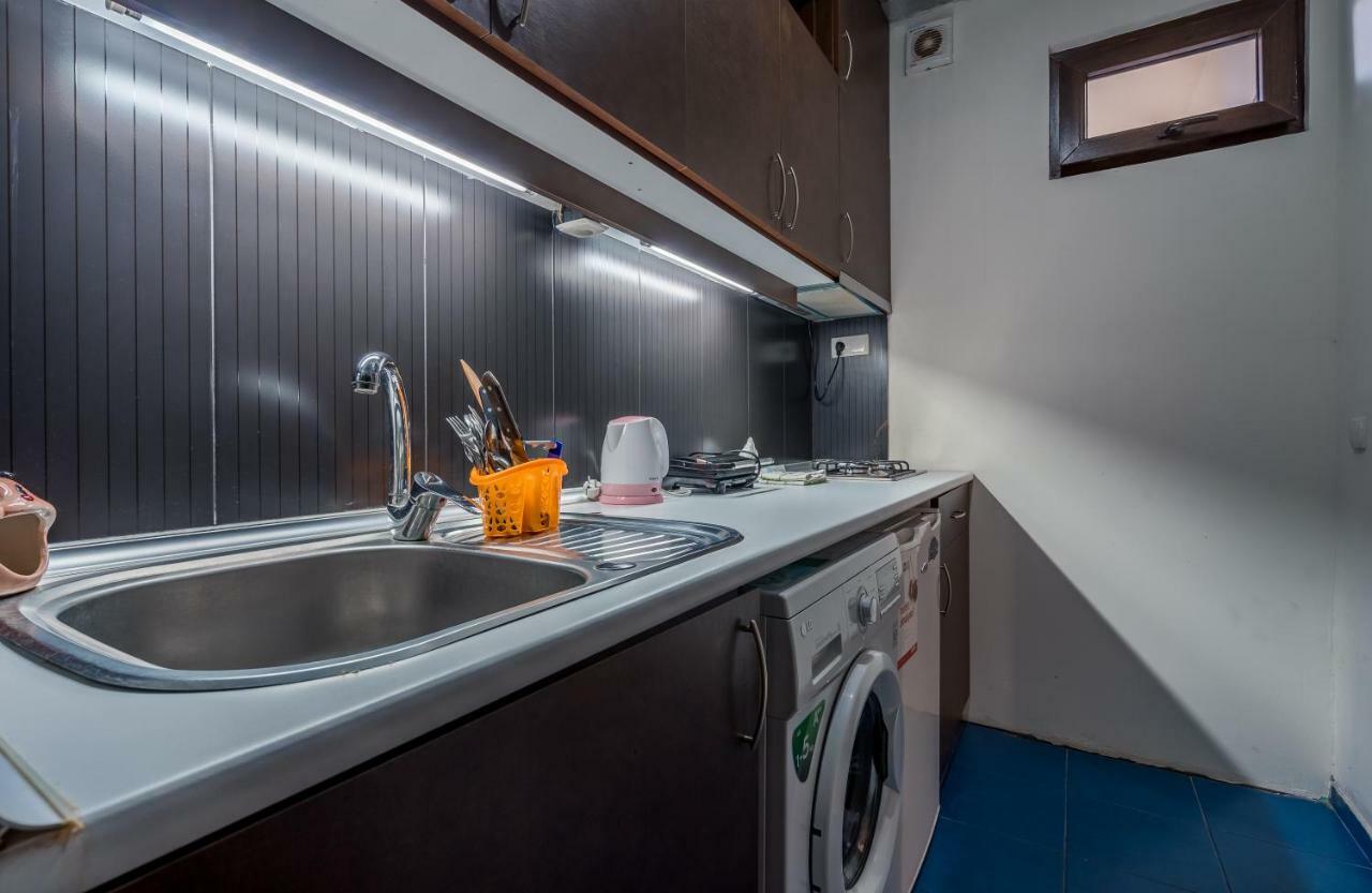 טביליסי Apartments Near Metekhi Cathedral מראה חיצוני תמונה