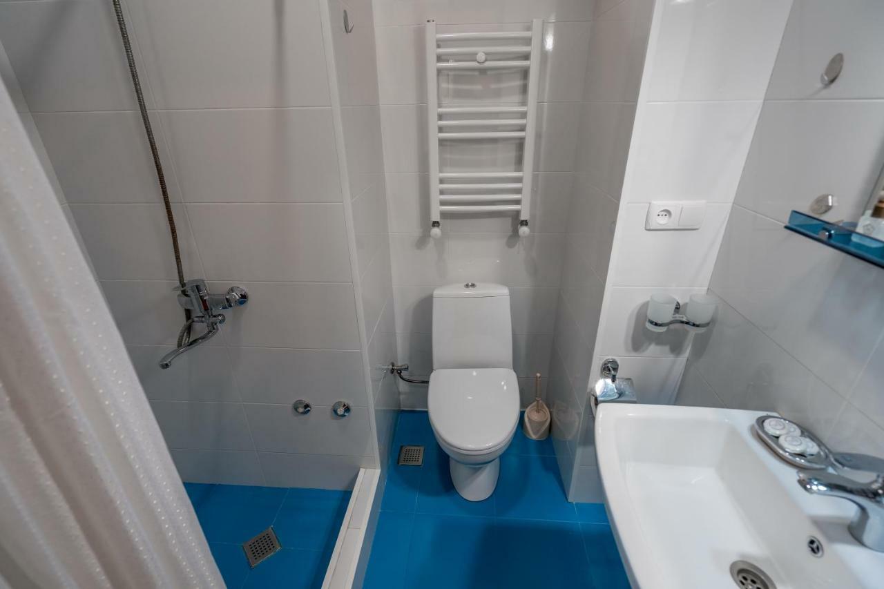 טביליסי Apartments Near Metekhi Cathedral מראה חיצוני תמונה