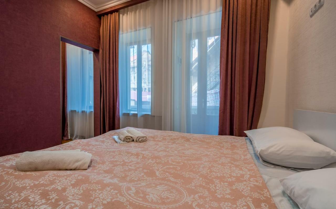 טביליסי Apartments Near Metekhi Cathedral מראה חיצוני תמונה
